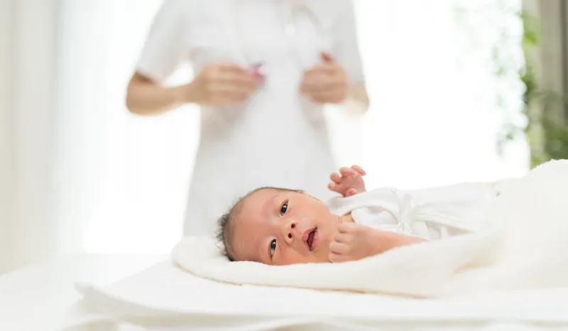 病院ならではの多様なお産方法（夫立ち会い分娩、無痛分娩、水中分娩など）に対応したPRコンテンツを大きく設置。
