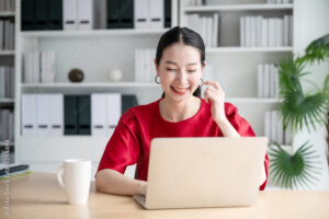 ホームページに「動画」を取り入れるメリットと注意点｜株式会社アイウェイヴコラム